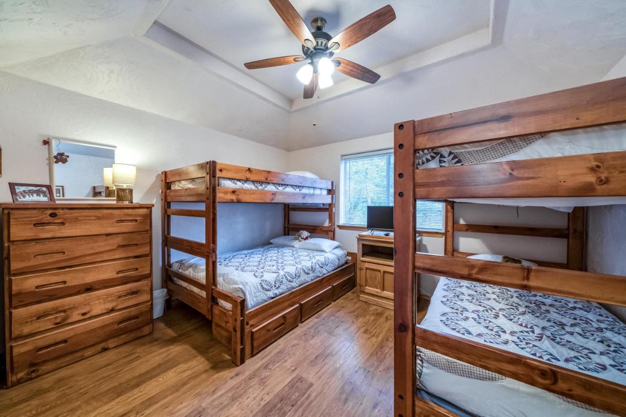 Black Bear Cabin Bass Lake Ngoại thất bức ảnh