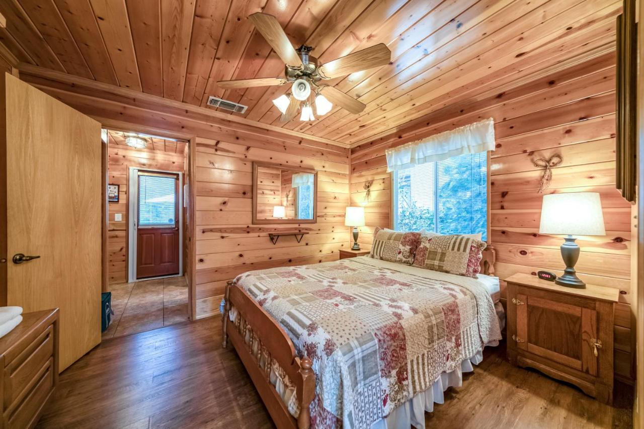 Black Bear Cabin Bass Lake Ngoại thất bức ảnh