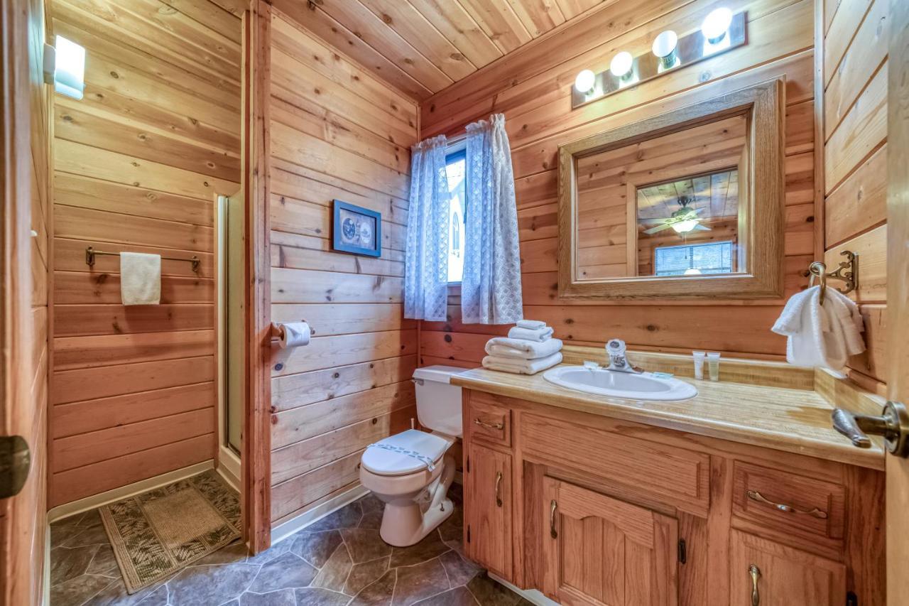 Black Bear Cabin Bass Lake Ngoại thất bức ảnh